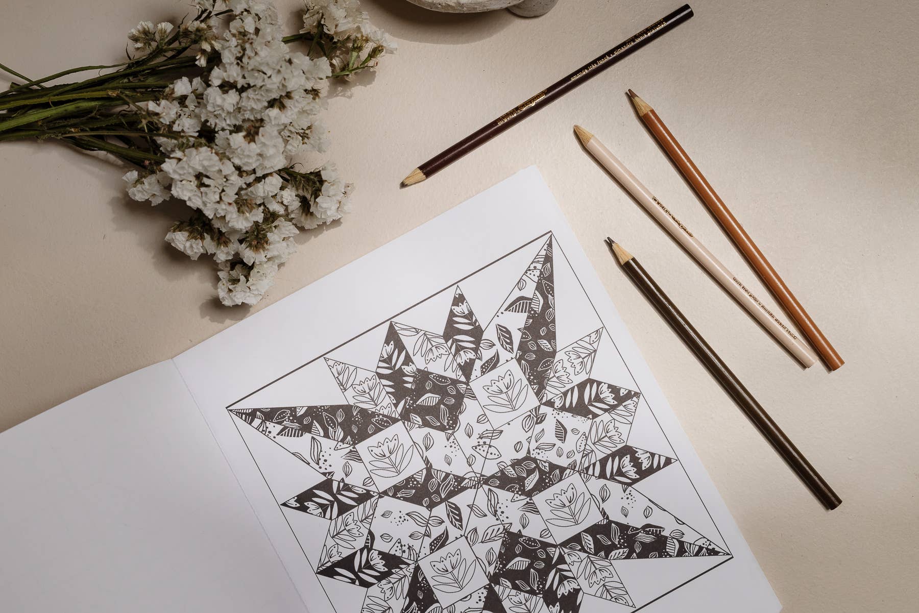 Modern Quilting Coloring Book: Adult Coloring Book (Spring)