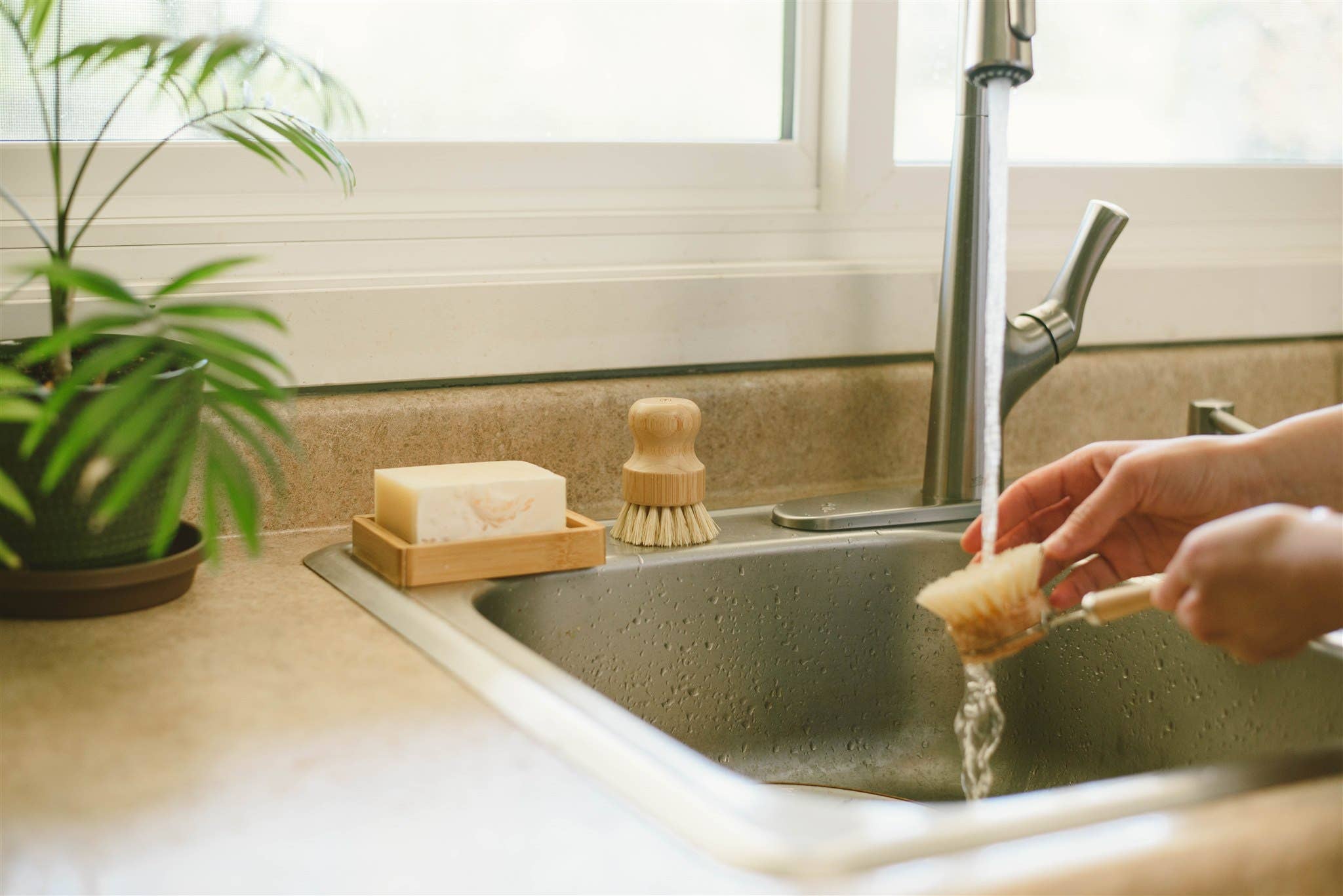 Kitchen Handle Brush