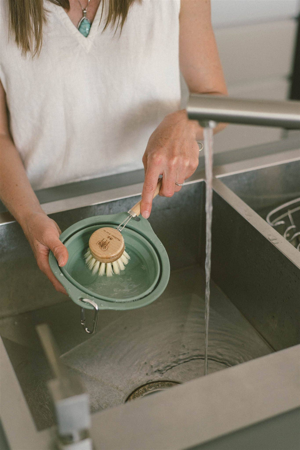 Kitchen Handle Brush