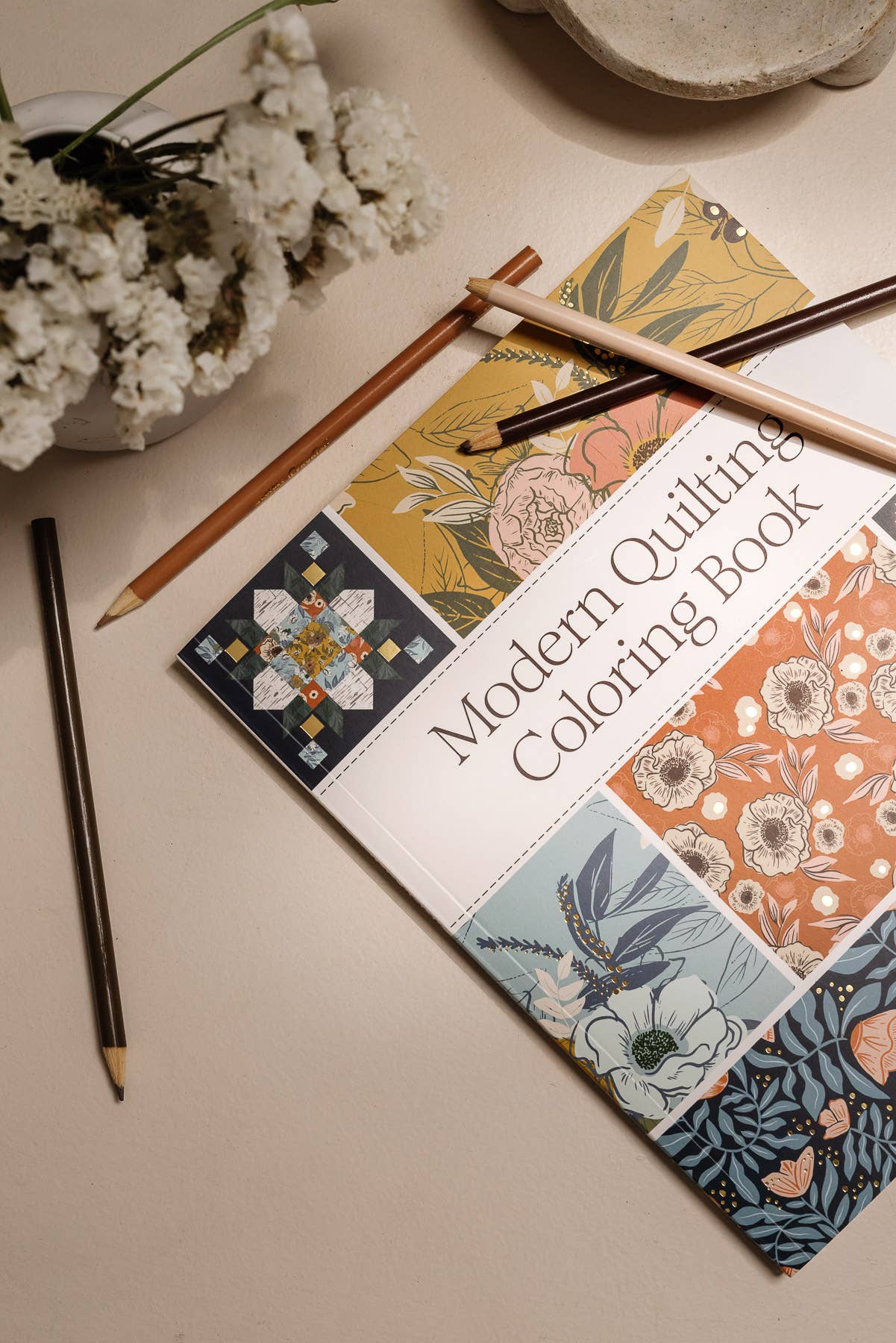 Modern Quilting Coloring Book: Adult Coloring Book (Spring)
